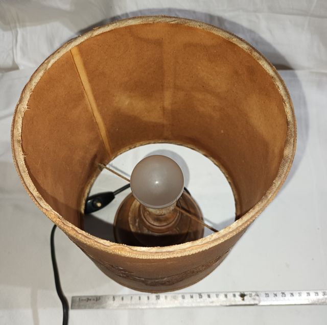 Vecchia abatjour in legno