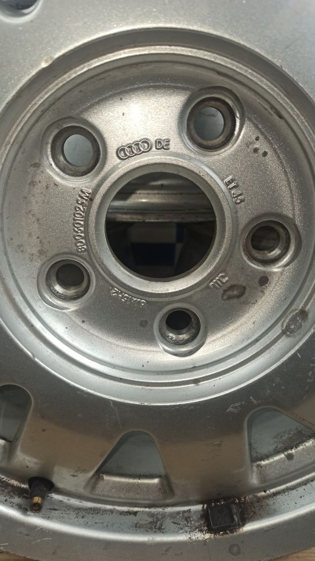 4 Llantas Originales Audi A4  15" ET45 - 5x112
