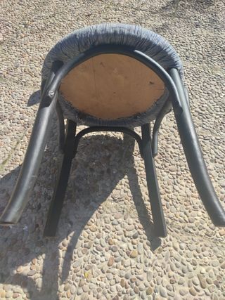 Lote de 2 sillas (estilo Thonet) tapizadas