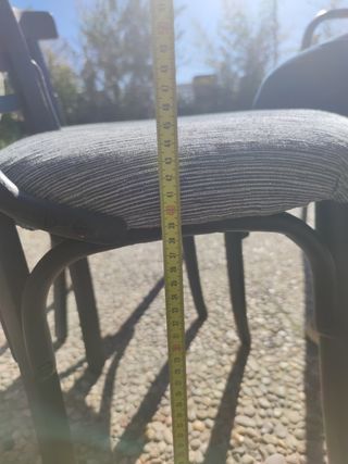 Lote de 2 sillas (estilo Thonet) tapizadas