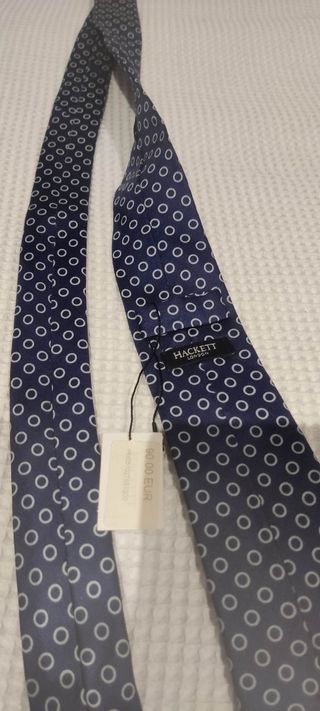 CORBATA HACKETT CON ETIQUETA 6,5 CMS