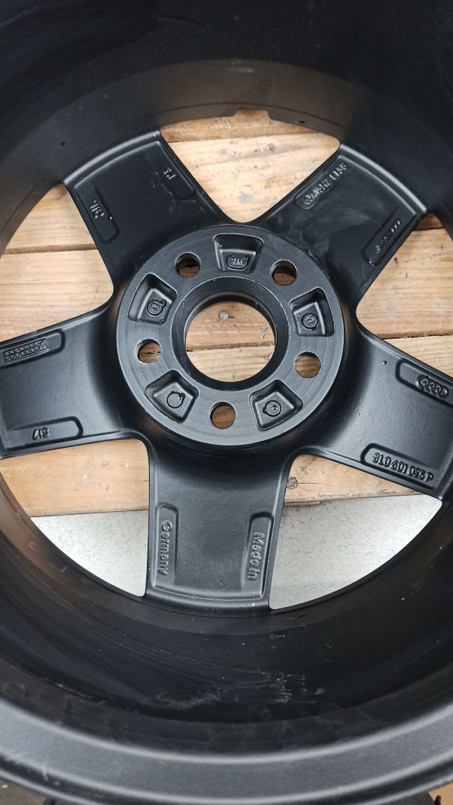 4 Llantas Originales Audi 15" ET38  Ref.8L0601025P