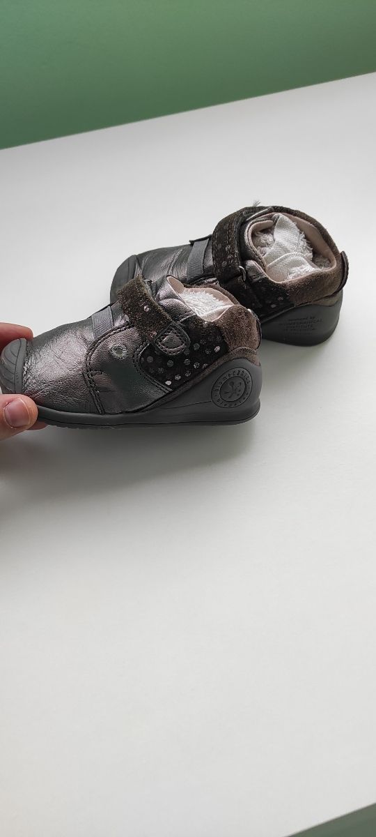 botitas biomecanics talla 21