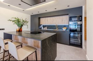 Montador cocinas carpintero puertas parquet