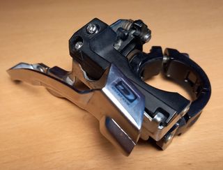 Desviador delantero Shimano Deore FD-M590-10