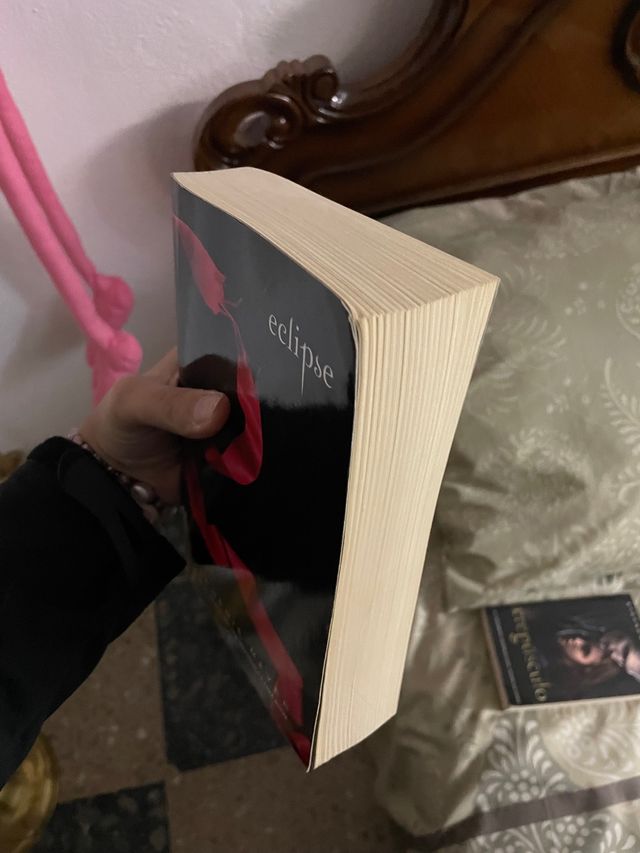 Crepúsculo, luna nueva, amanecer y eclipse