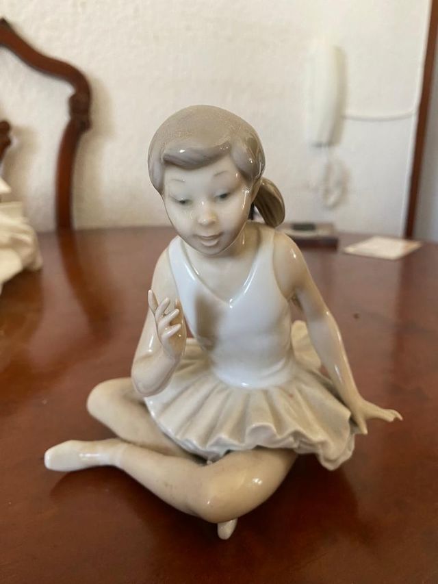 Figura niña (bailarina) porcelana