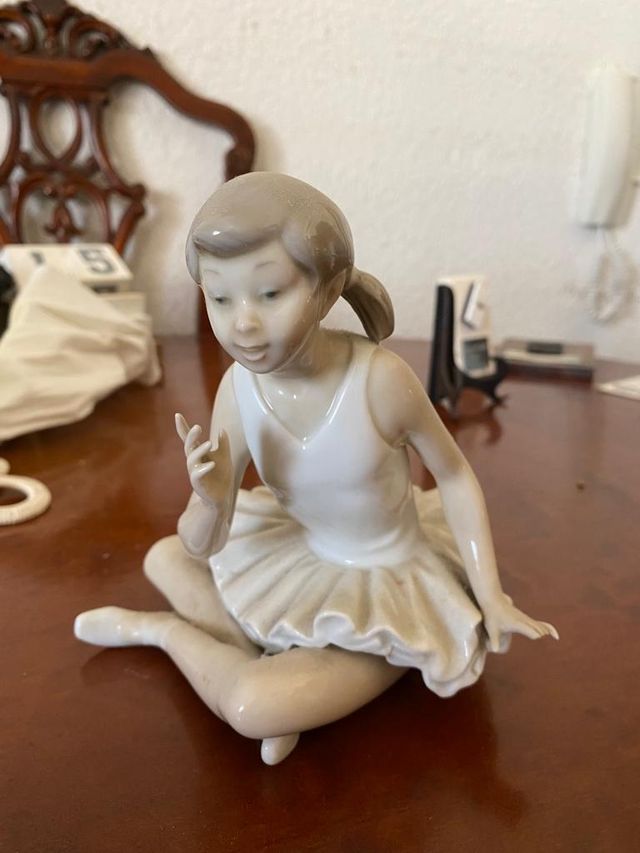 Figura niña (bailarina) porcelana