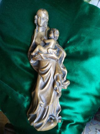 Virgen María de madera