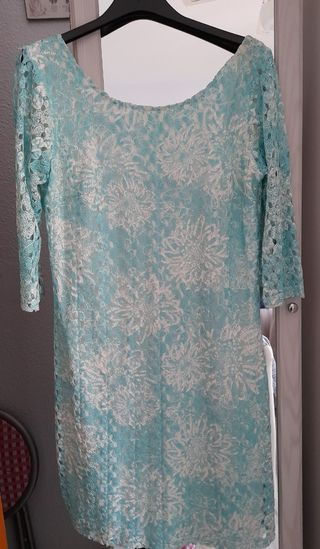 Vestido de encaje con chaquetilla a juego