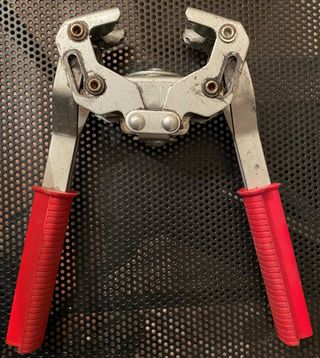 Tappatrice per Tappi Corona