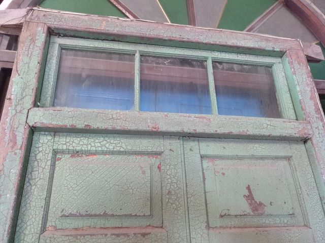 PUERTA ANTIGUA DE MADERA