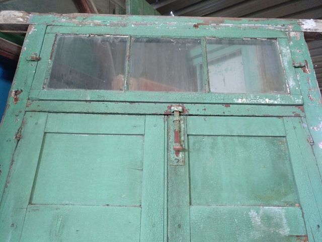 PUERTA ANTIGUA DE MADERA