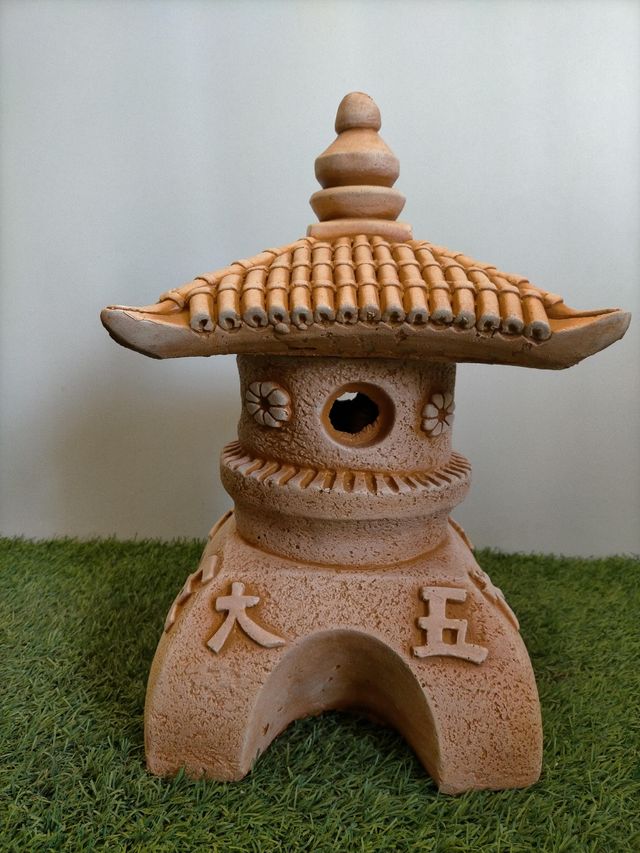 PAGODA DE PIEDRA UN TEJADO