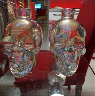 teschio in vetro lavorato a mano