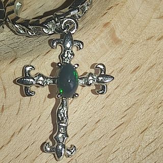 Pendientes de ópalo negro