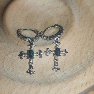 Pendientes de ópalo negro