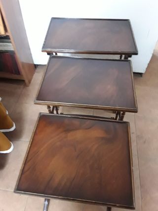 TRE VECCHI TAVOLINI NIDO IN LEGNO