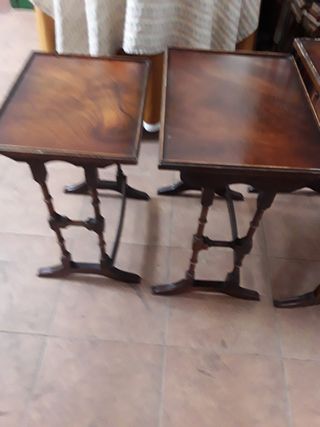 TRE VECCHI TAVOLINI NIDO IN LEGNO