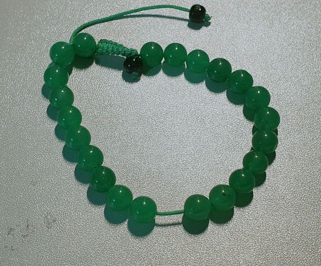 Pulsera brazalete budista hippy de bolitas verdes