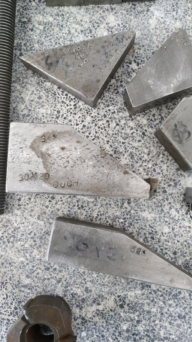 útiles de torno lote 6