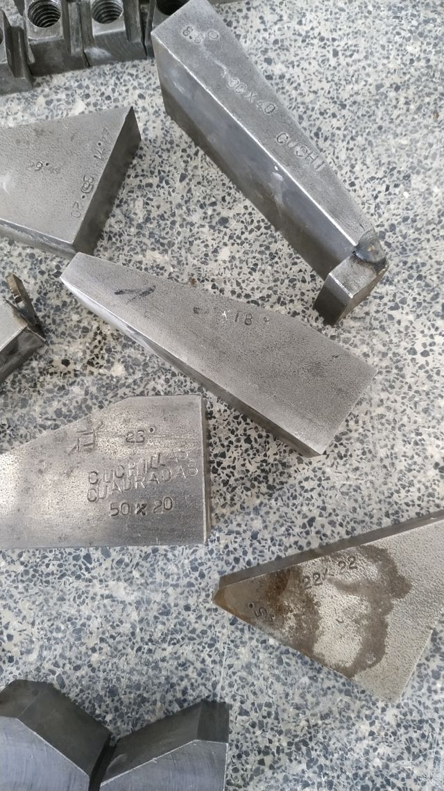 útiles de torno lote 6