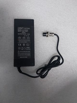 Cargador Smartgyro 48v 2A 3 pin hembra