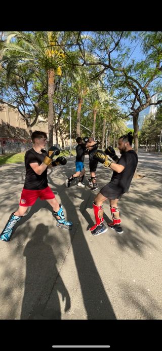 Clases grupales de boxeo tailandes Muay Thai