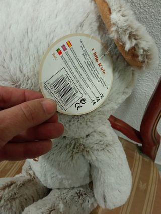 Muñeco oso de peluche.