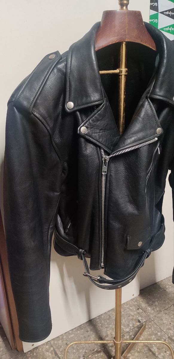 Se vende cazadora de cuero o chupa