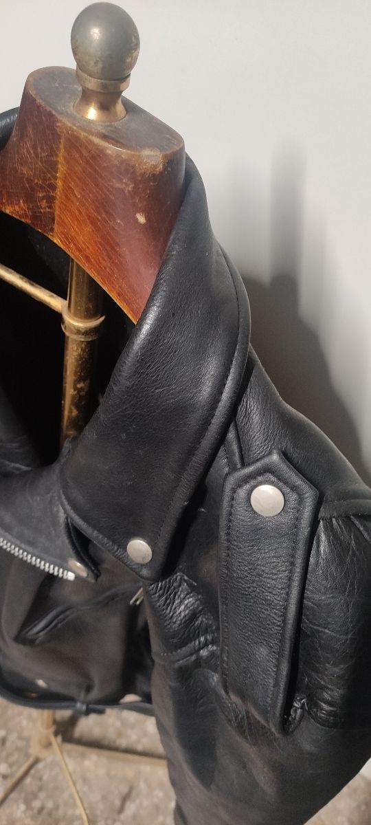 Se vende cazadora de cuero o chupa