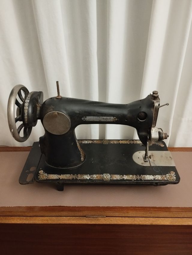 Máquina de coser antigua