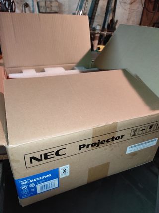 Proyector NEC (nuevo en su caja)