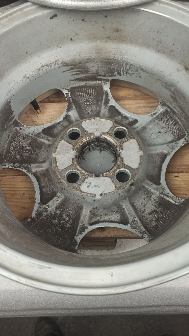 4 Llantas Originales Ford 14"  4x108  Ref. 93BB-AD