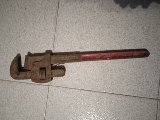 llave grifa número 18
