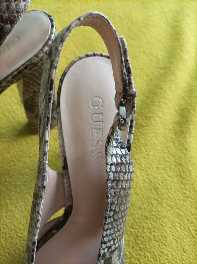Sandalias Guess