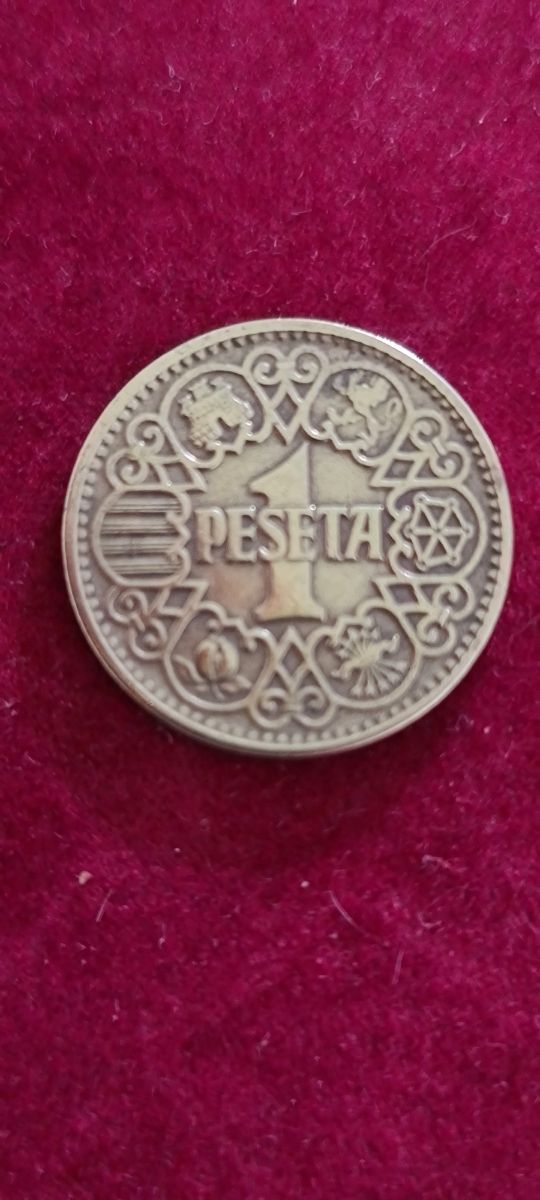 una peseta 1944 muy bien conservada
