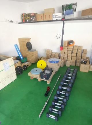 MATERIAL DE GIMNASIO BARRAS MANCUERNAS RACK DISCOS