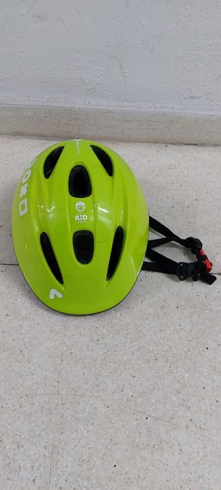 Casco niño decathlon talla M btwin