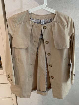 Gabardina de Zara Kids  7-8 años perfecto estado
