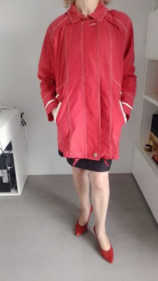 Parka roja para mujer