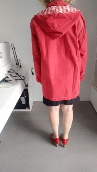Parka roja para mujer