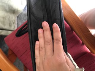 Bolso de cuero con separaciones