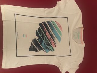Sudaderas, camisetas, pantalones y zapatillas.