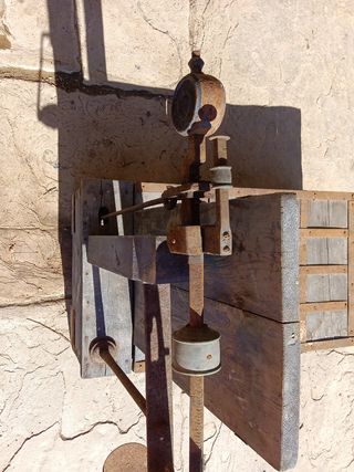 Antiguo arcón caja de novia de madera