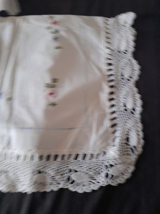 Sábana y funda de almohada.