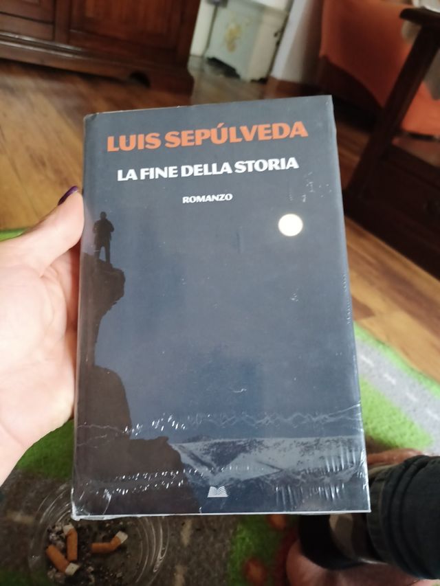 libro copertina rigida