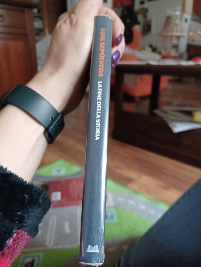 libro copertina rigida