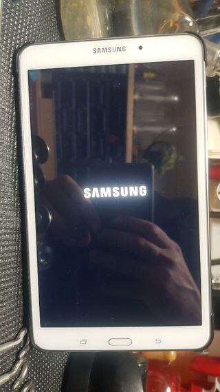 Samsung Galaxy tab 4. blanco