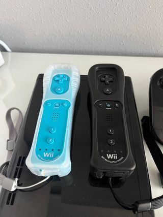 Pack Wii U (consola, mandos, juegos, cargadores)
